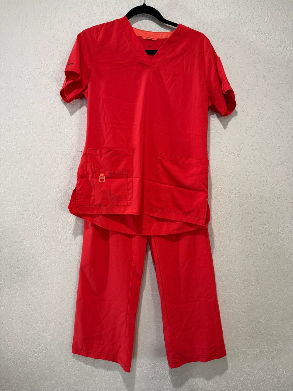 Carhartt Force Cross-Flex Scrub Set - V-Neck Top & Cargo Pants